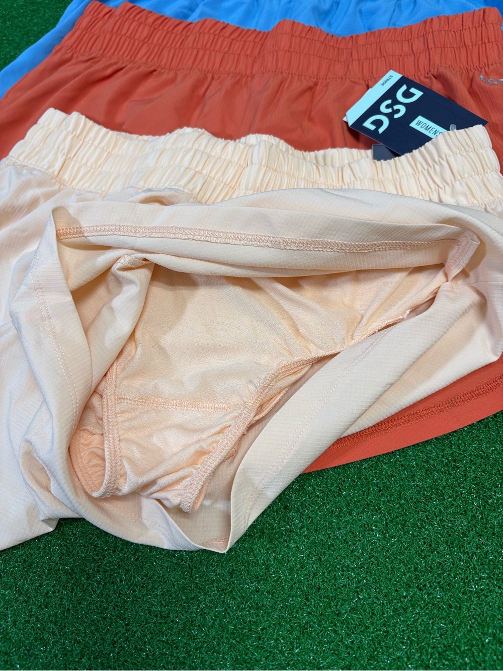 DSG Set of 3 Stride Mid-Rise 3” Athletic Shorts Size Small - Picture 3 of 5